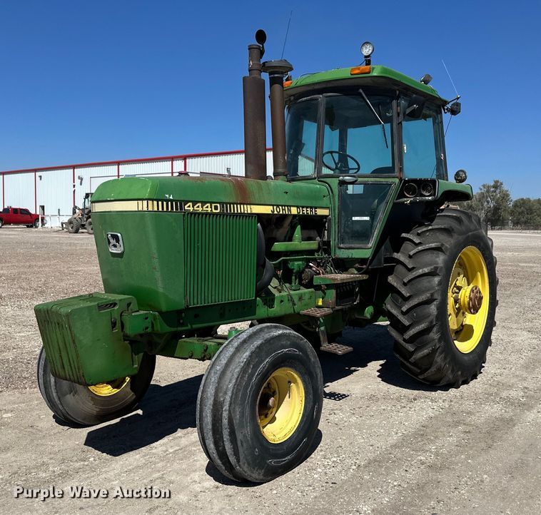 1982 John Deere 4440 tractor - OM9670