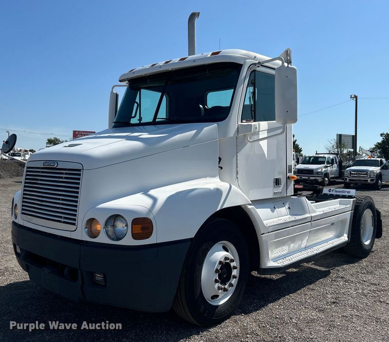 2002 Freightliner  Century Class S/T semi truck - EG0936