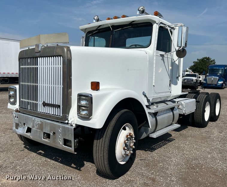 1988 International  9300 semi truck - EG0981