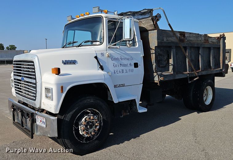 1995 Ford L8000 dump truck - EI8263