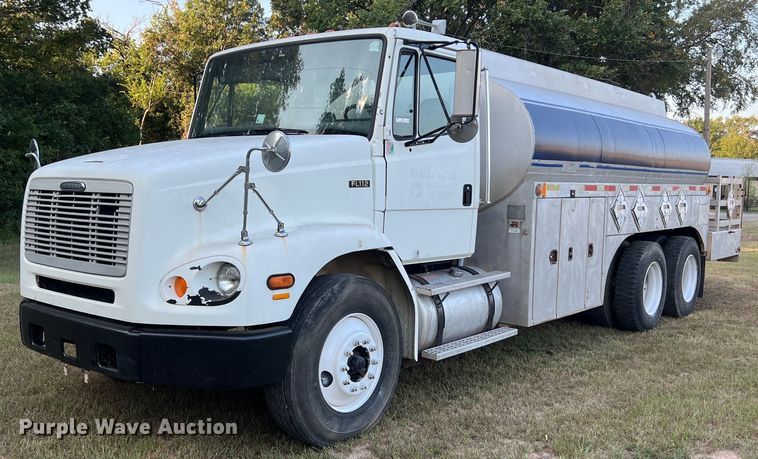 2004 Freightliner  FL112 fuel truck - EJ2944