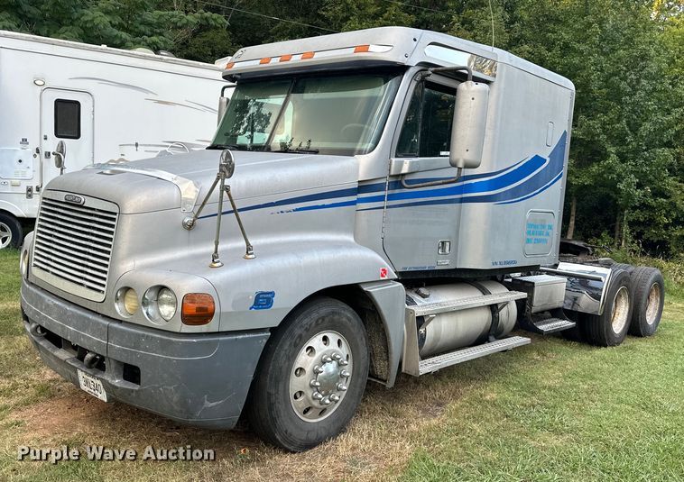 1999 Freightliner  Century Class semi truck - EJ8932