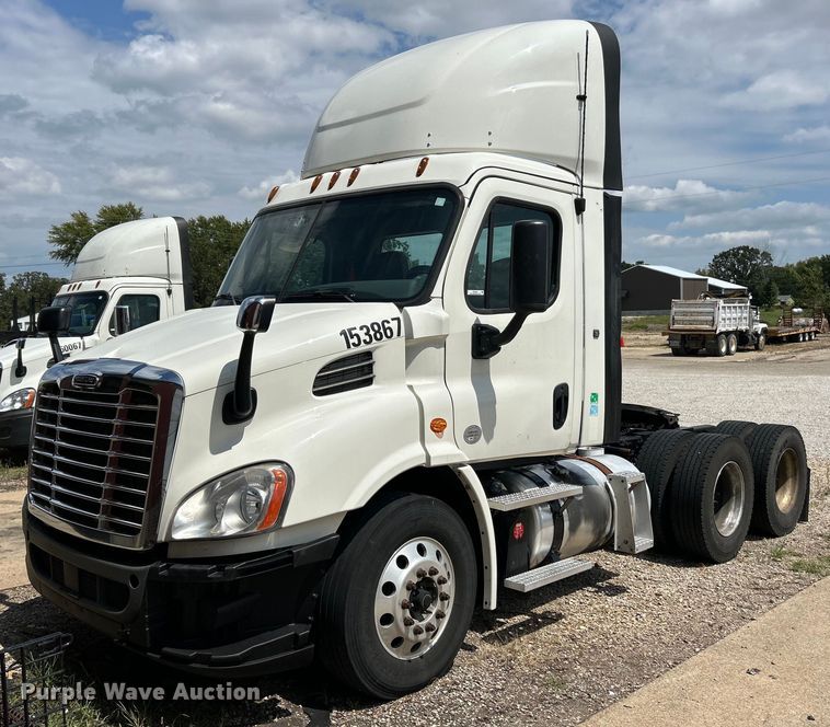 2017 Frieghtliner  Cascadia 113 semi truck - EK3222
