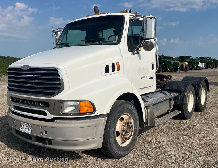 2004 Sterling A9500 semi truck - EK8985