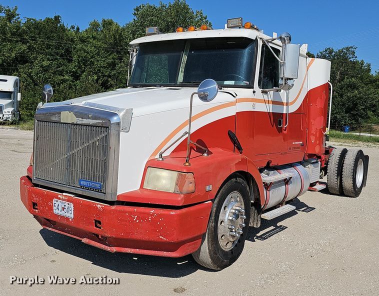 1994 White GMC  WIA semi truck - NX9005