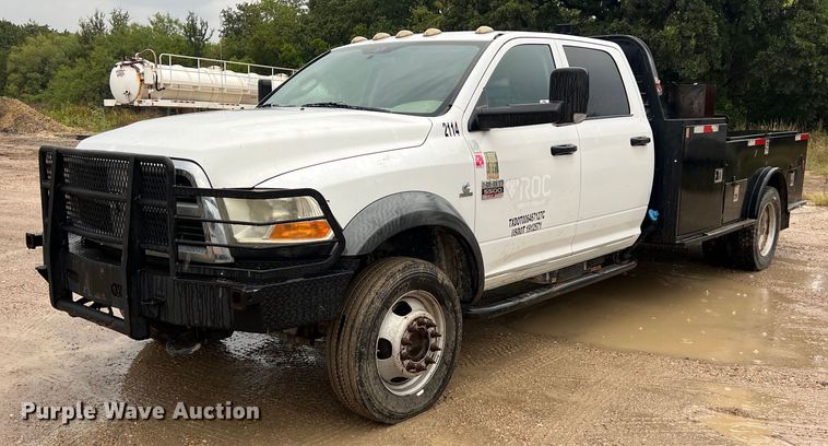 2011 Dodge Ram 5500HD Crew Cab flatbed truck - DO2494