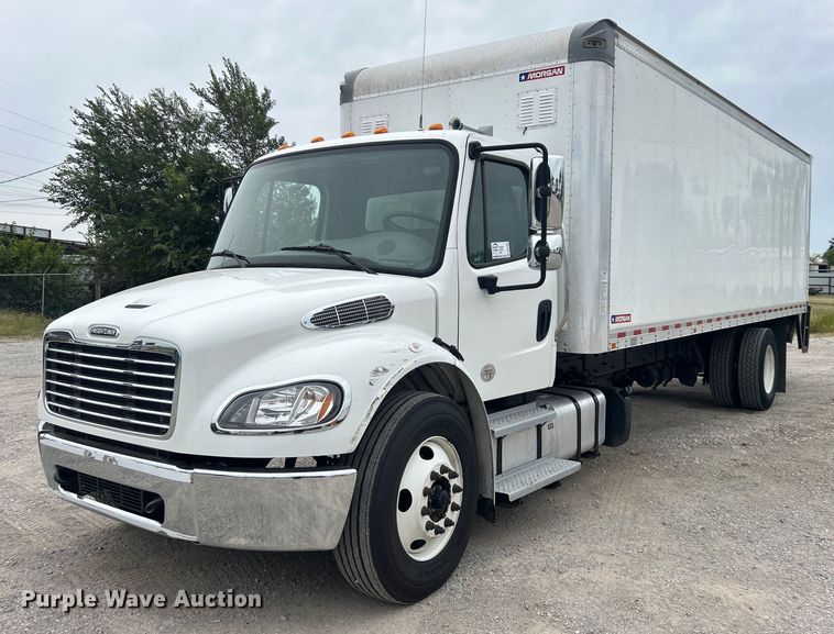 2021 Freightliner M2 106 box truck - DO7457