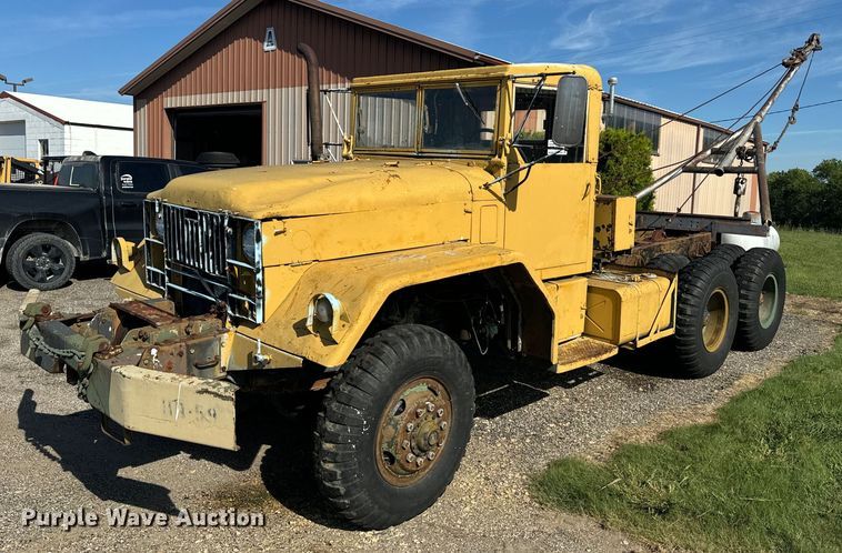 1967 Kaiser winch truck - EE7558