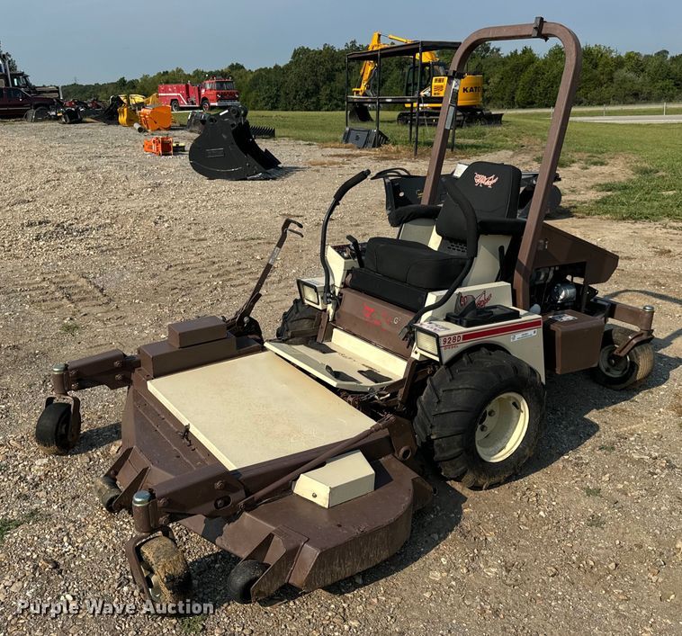 2002 Grasshopper 928D ZTR lawn mower - EH7001