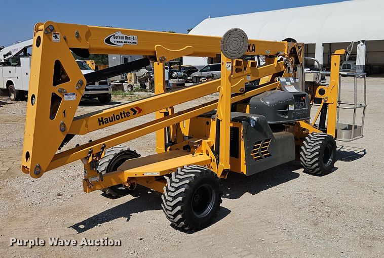 2017 Haulotte 45XA boom lift - EI8281