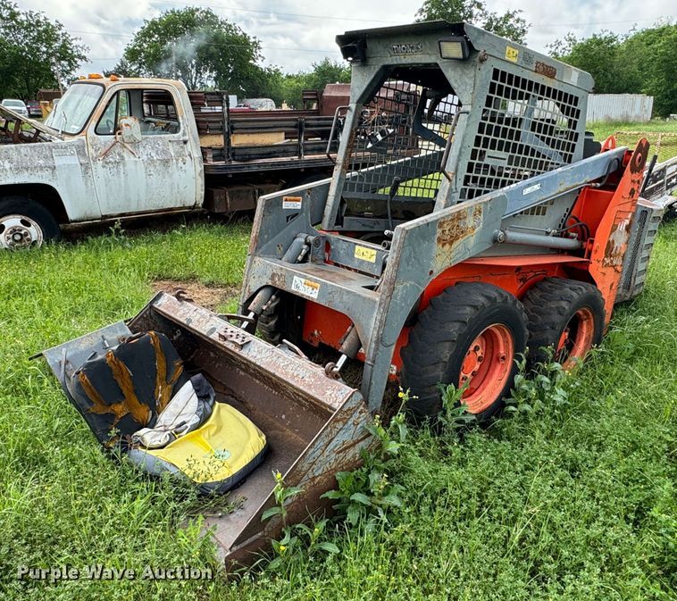 1998 Thomas T-135S skid steer loader - EJ0505