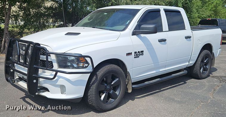 2019 Dodge Ram 1500 Classic Crew Cab pickup truck - EL8995
