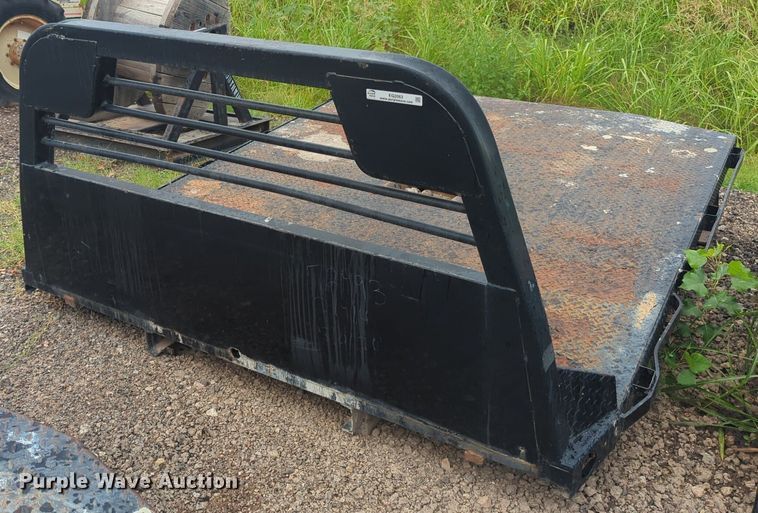 CM flatbed pickup truck bed - EQ2063