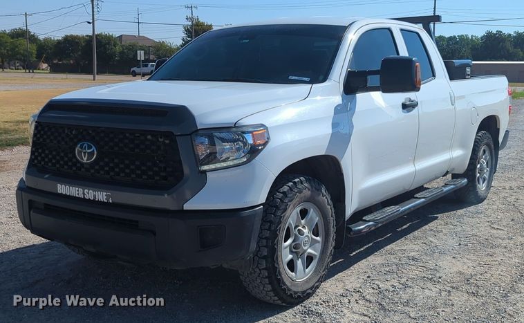 2020 Toyota Tundra Double Cab pickup truck - EQ2105