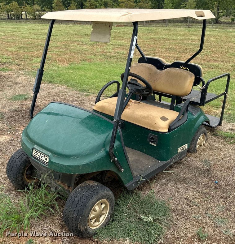 2017 EZ-GO TXT golf cart - IE9052