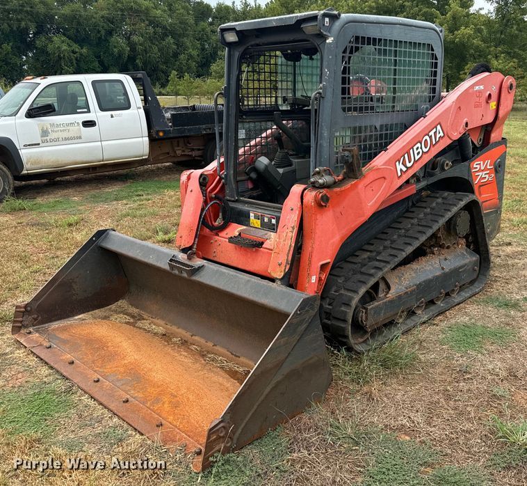 2017 Kubota SVL75-2 tracked skid steer loader - IE9053