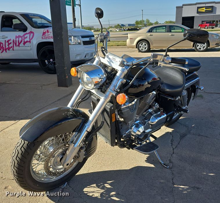2002 Honda VTX1800S motorcycle - IO9995