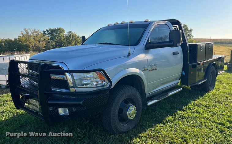 2017 Dodge Ram 3500HD flatbed pickup truck - LC9045