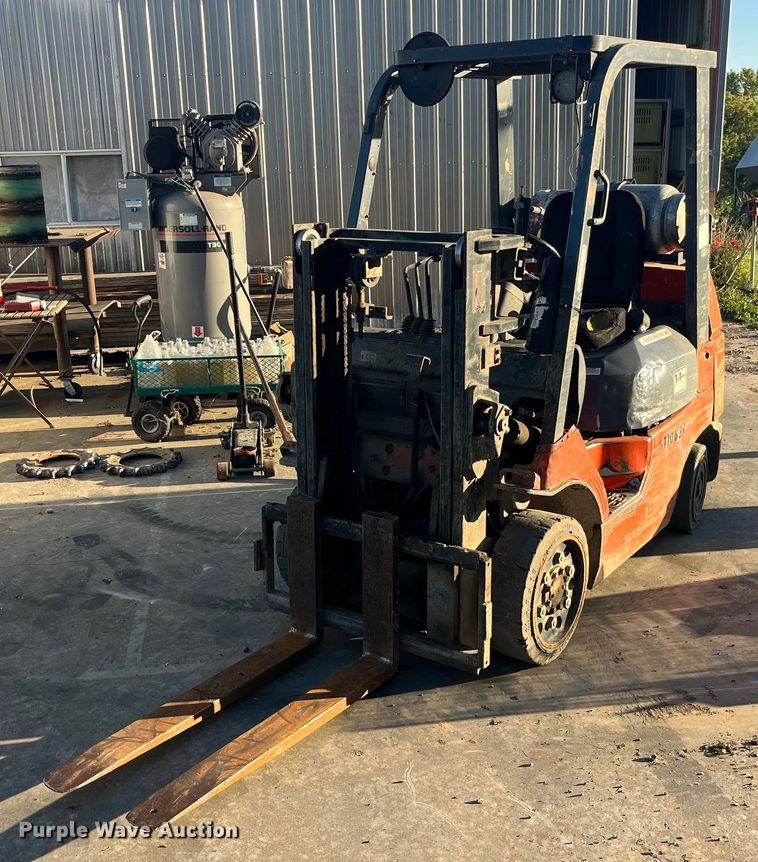 2000 Toyota 7FGCU25 forklift - LC9046