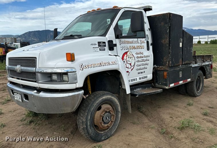 2005 Chevrolet C4500 flatbed truck - LG9016