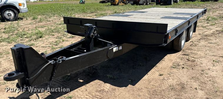 1979 Miller 0T610 tilt deck equipment trailer - LG9023
