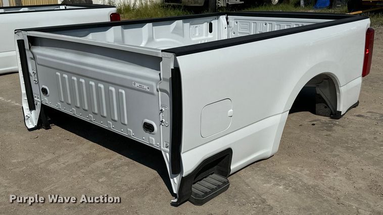 2024 Ford F250 pickup truck bed - MV9112