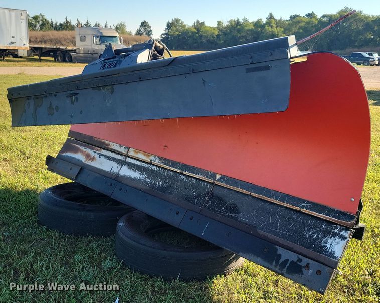 Tenco TCP-11-V-E2-HA2 skid steer snow plow - DN3500