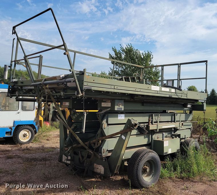 1997 MCT Industries UMS-D scissor lift - DR4458