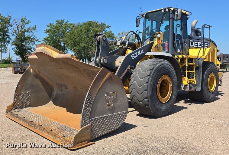 2014 John Deere 824K wheel loader - DS4755