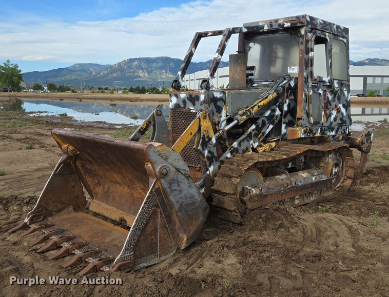 Case 1155 track loader - DS7514