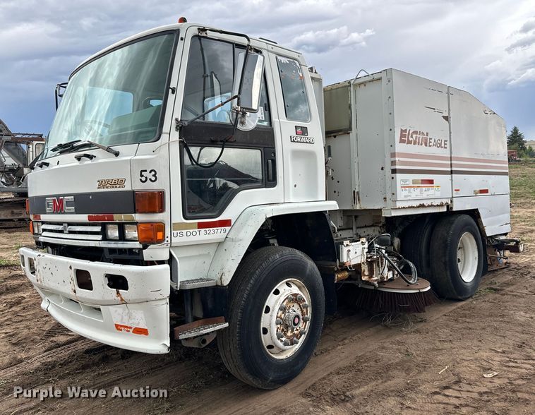 1993 GMC Elgin Eagle street sweeper truck - DS7517
