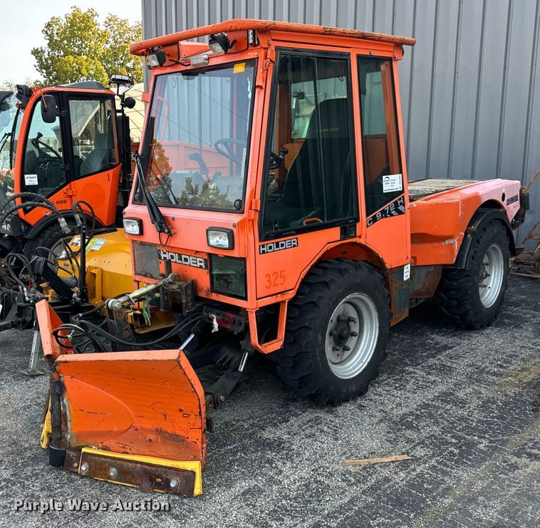Holder  C9.72H municipal tractor - DV5909