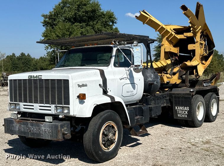 1981 GMC Topkick C6000 truck with tree spade - DX1238
