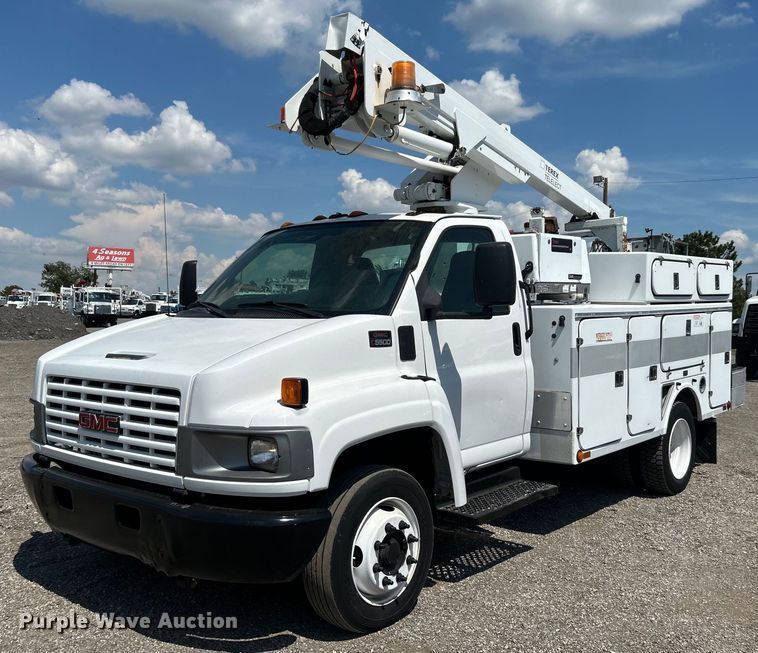 2005 GMC C5500 bucket truck - EG0999