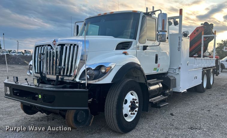 2008 International  7500 crane truck - EG1001