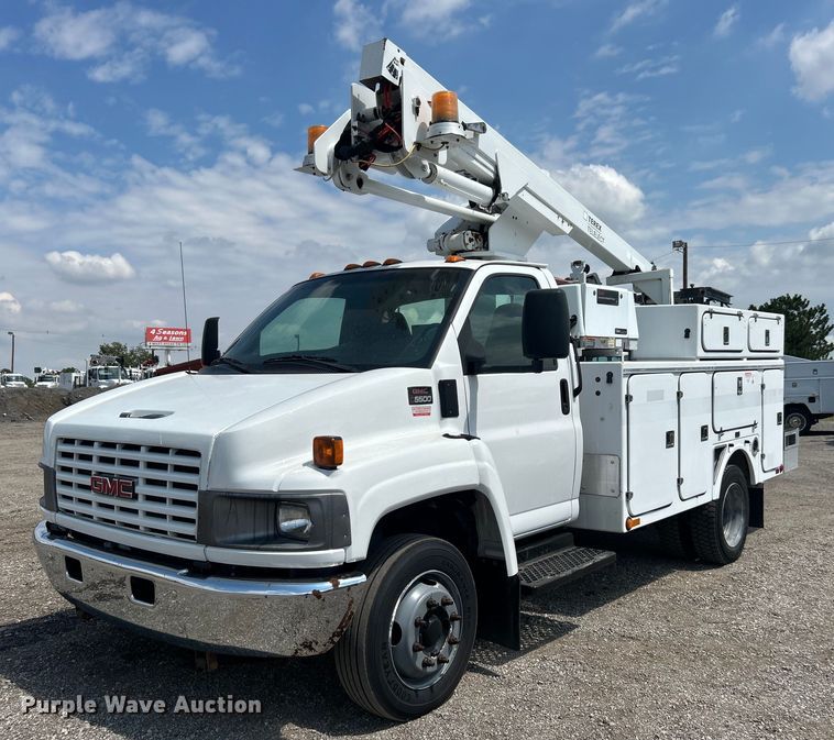 2005 GMC C5500 bucket truck - EG1010
