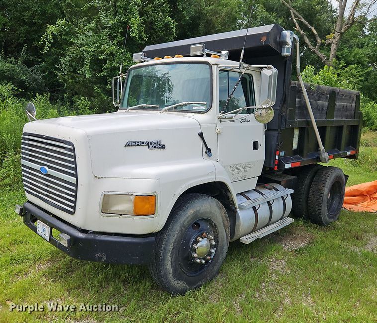 1993 Ford L9000 dump truck - EI3953