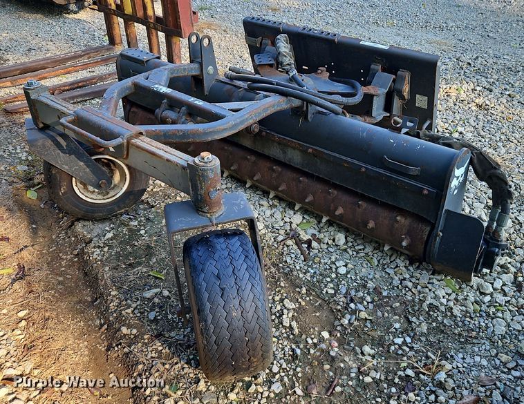 Bobcat skid steer soil conditioner - EI8291