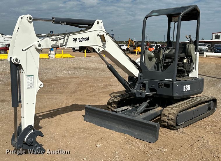 2014 Bobcat E35 mini excavator - EJ8969