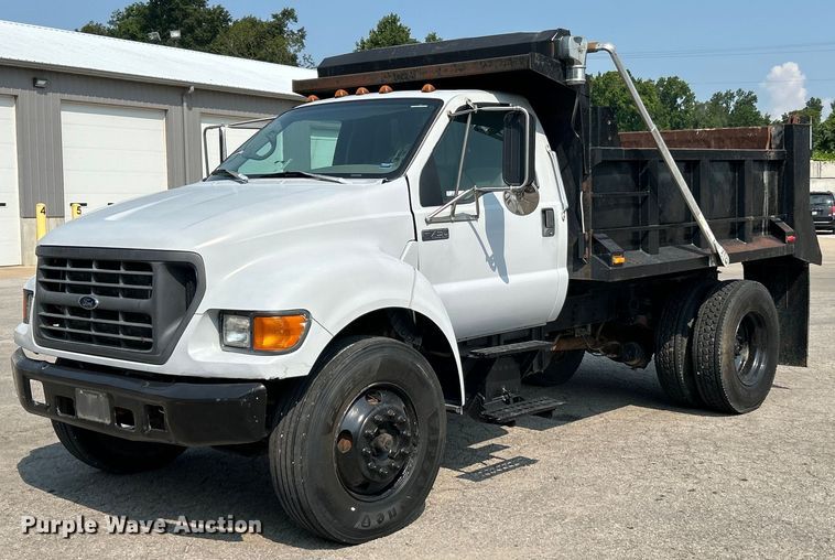 2000 Ford F750 Super Duty XL dump truck - EK4988