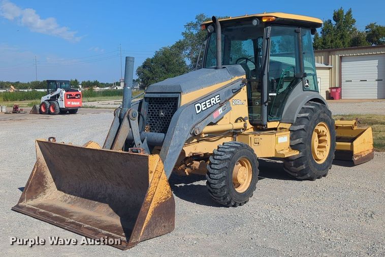 2008 John Deere 210LJ landscape tractor - EQ2089