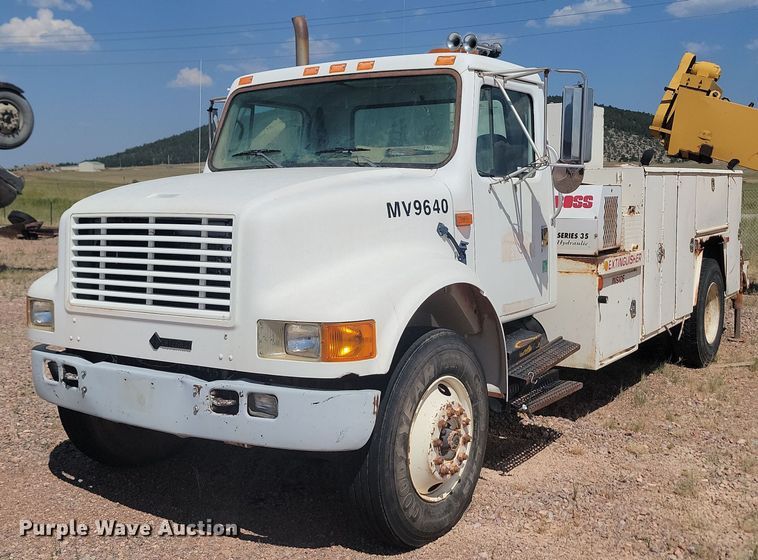 1996 International 4300 utility / service truck - HI9830