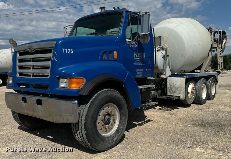 1999 Sterling L-Line ready mix truck - LF9999