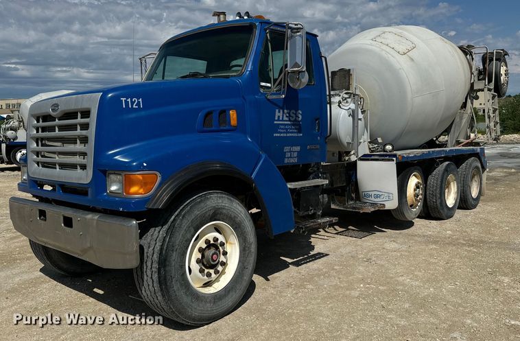 2000 Sterling  L-Line ready mix truck - LG9001