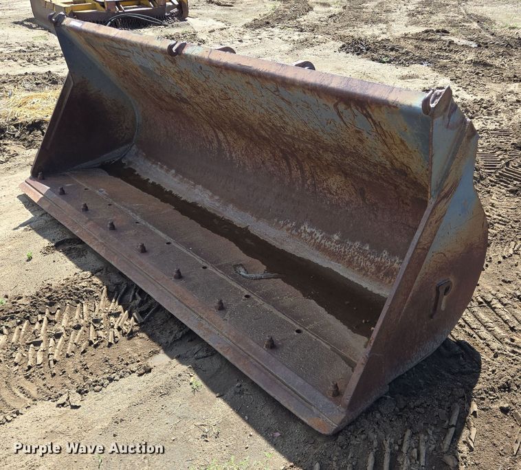 1996 Pemberton Hydro AX721.4 wheel loader bucket - LG9026