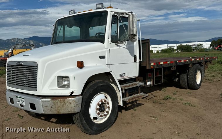 2001 Freightliner  FL70 dump flatbed truck - LG9029