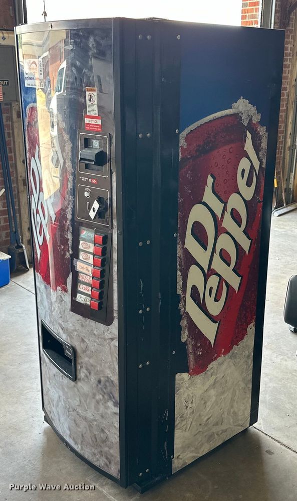 Dixie Narco DN276EV4 vending machine  - DD3222