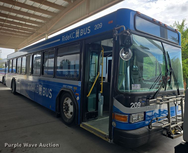 2006 Gillig  G29D102N4 transit bus - DQ4560