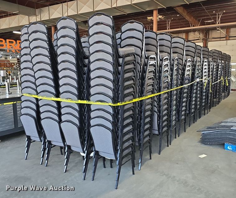 Approximately 602 chairs - DR4495