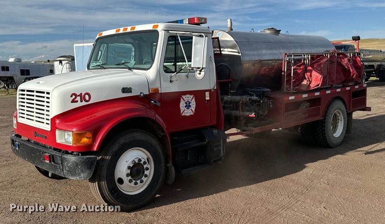 1999 International 4700 tanker fire truck - DV2753